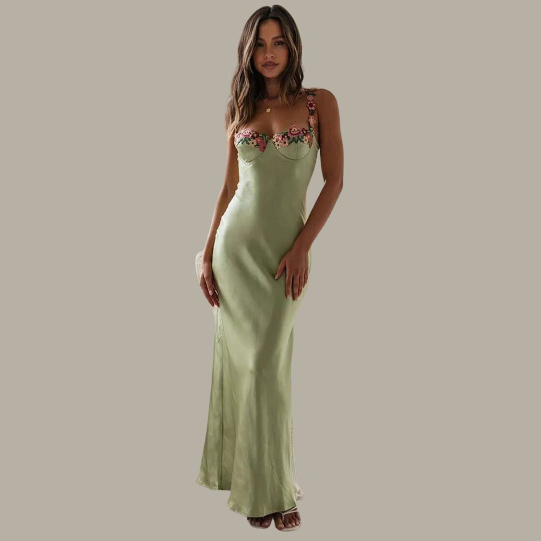 Fala - Elegantes Satin-Maxikleid mit filigraner Blumenverzierung