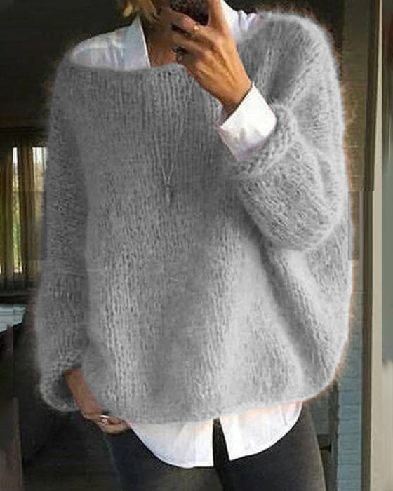 Farbiger pullover mit rundhalsausschnitt