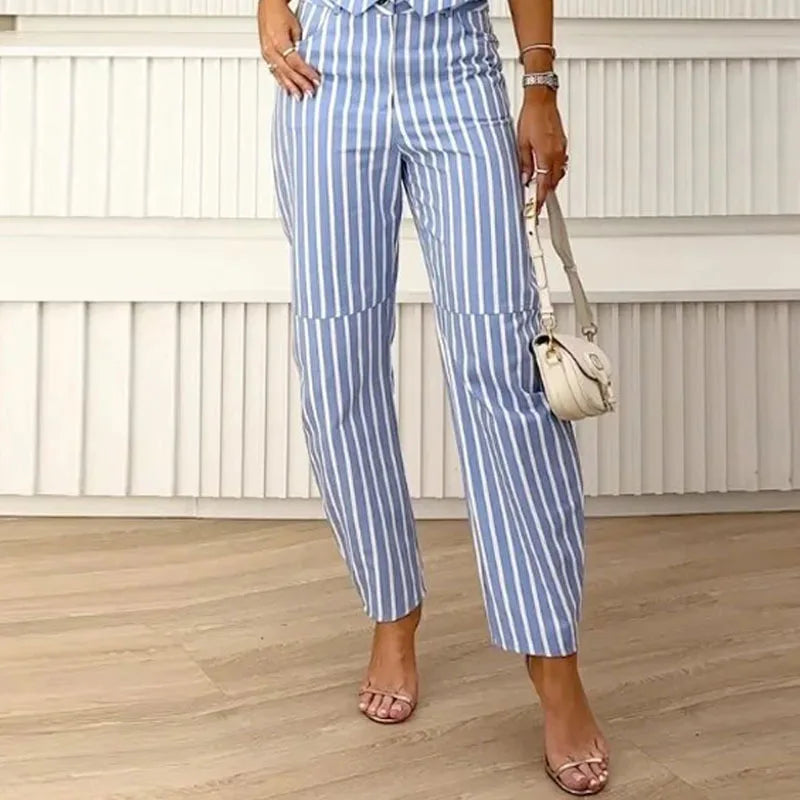 Alanna | Gestreifter Jumpsuit mit Knopfleiste und Binde-Taille