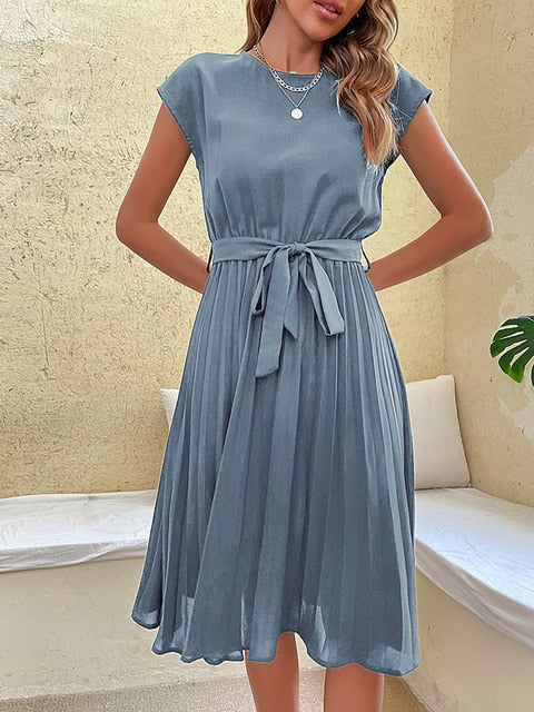 Elegantes Sommerkleid mit Taillenband & fließender A-Linie