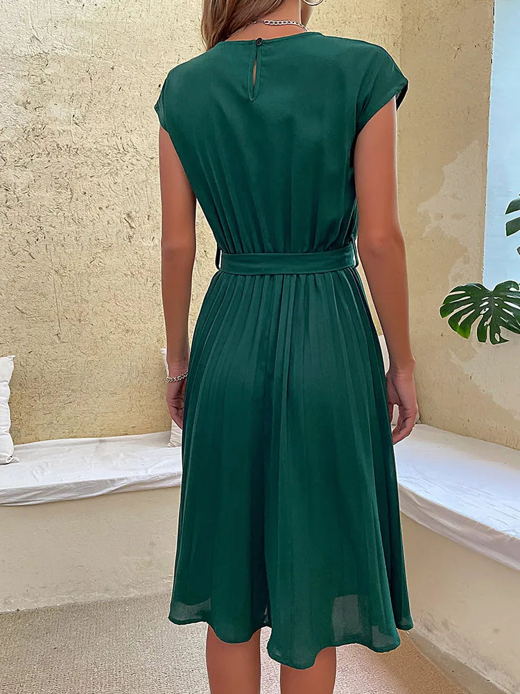 Elegantes Sommerkleid mit Taillenband & fließender A-Linie