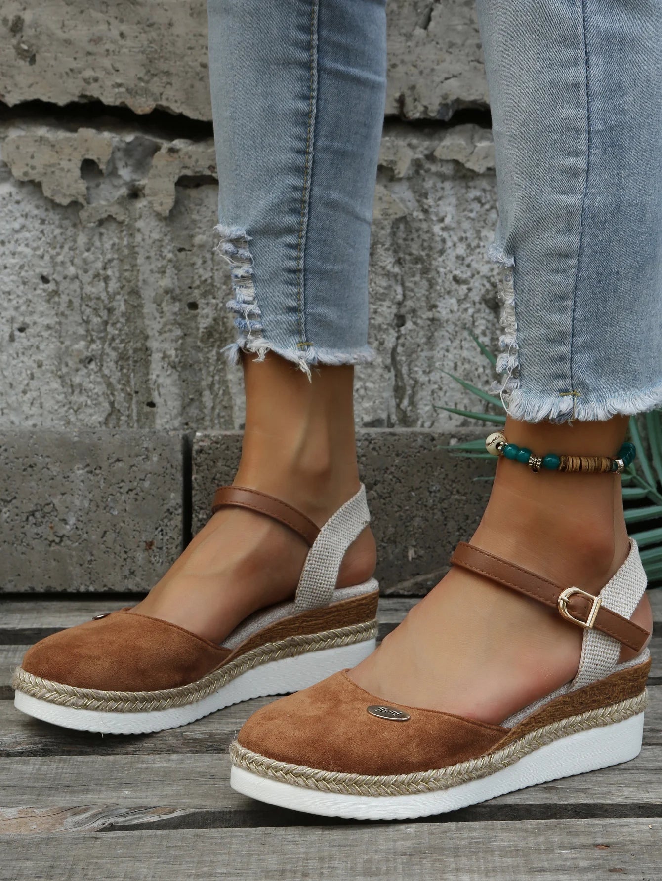 Elnora - Summery linen wedge sandals in bohemian style