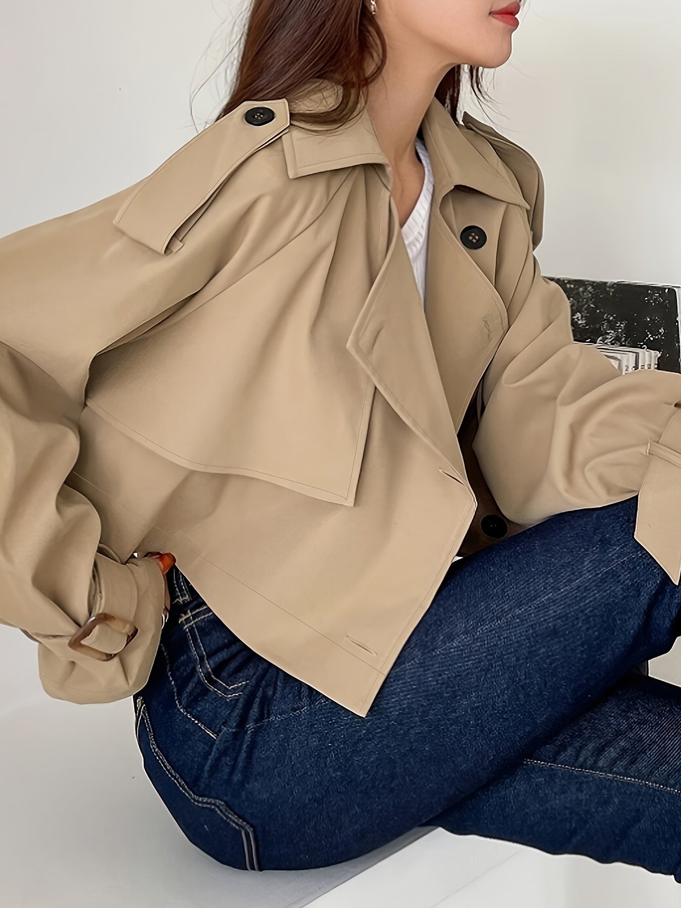 Cotella | Damen Kurzer Doppelknopf-Trenchcoat mit Gürtelärmeln – Casual Passform